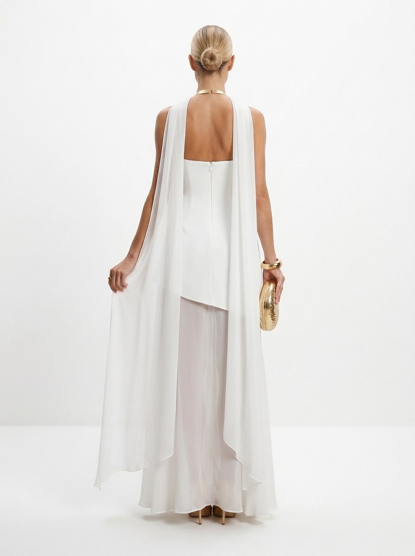 Vestido Largo LiaVoss con Escote Recto, Capa Fluida y Abertura Lateral