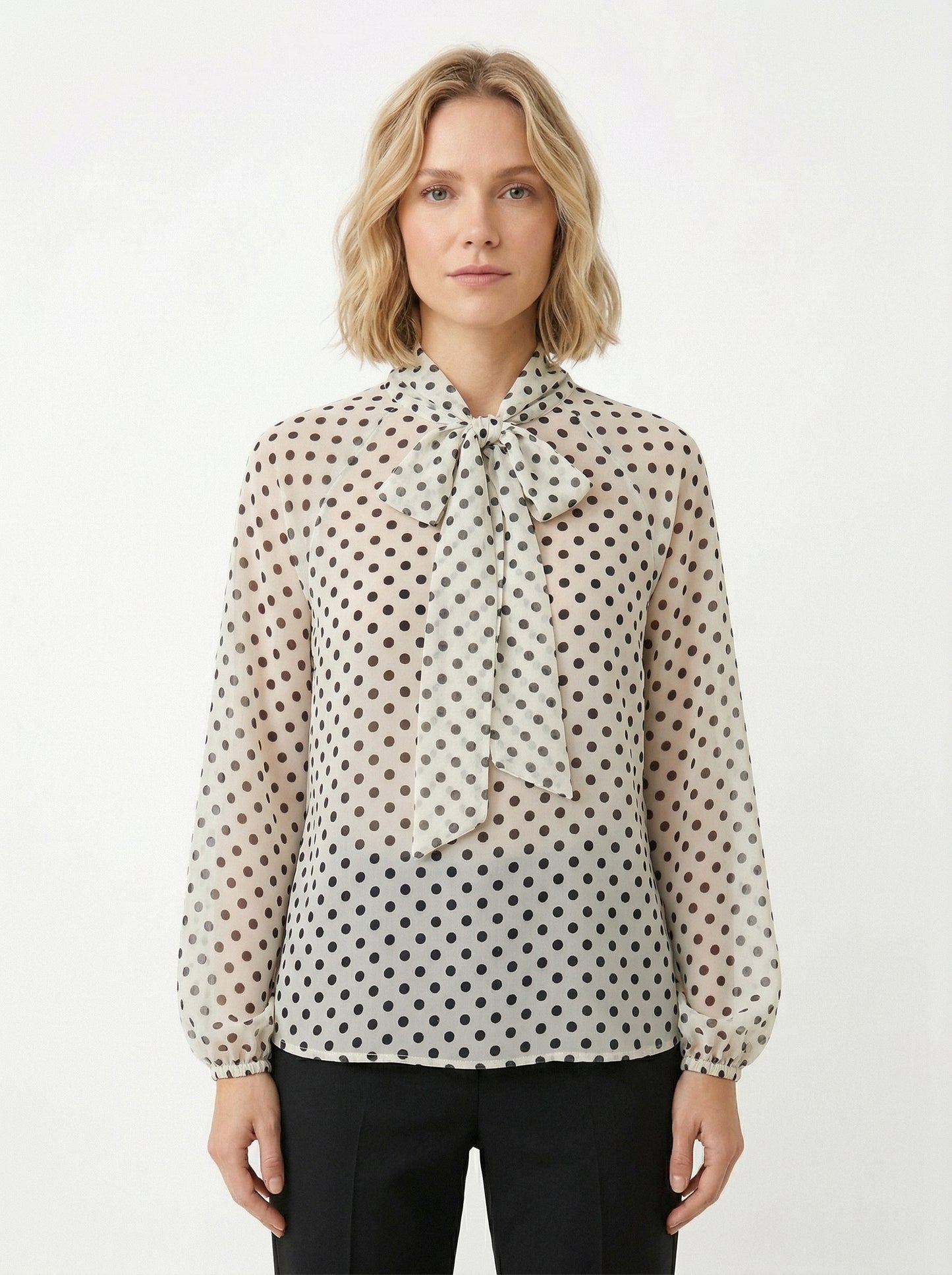 Blusa LiaVoss de Lunares con Lazo en el Cuello